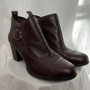 Nurture Leather Ankle Boots in Brown Size 8.5